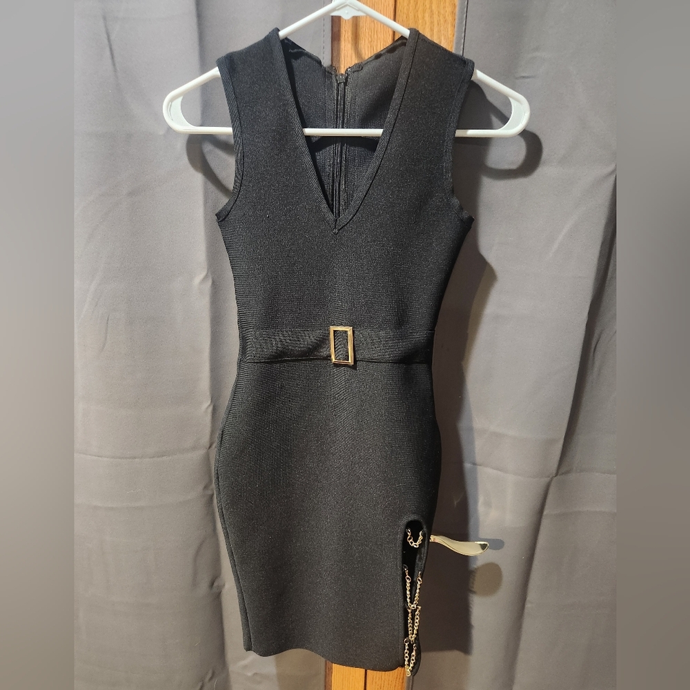 Elegant Black Sleeveless Dress
